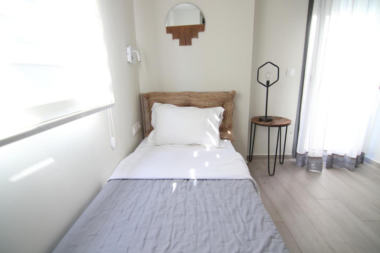 Hanioti Suite Maisonette In Front Of The Sea エクステリア 写真