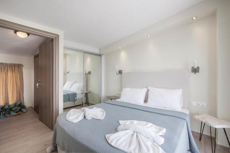 Hanioti Suite Maisonette In Front Of The Sea エクステリア 写真
